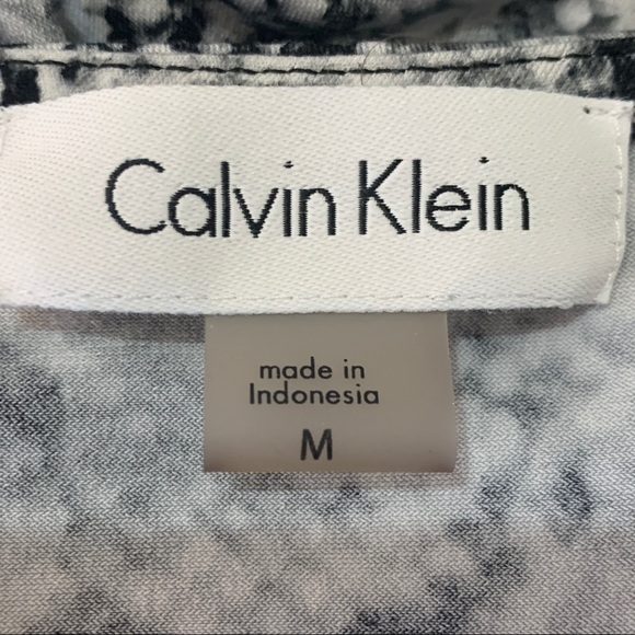 Calvin Klein Black & White Python Print Sleeveless Cowl Neck Blouse Size Medium - Picture 8 of 9